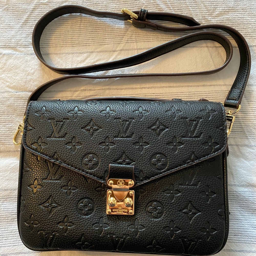 NOT AUTHENTIC- Louis Vuitton Crossbody